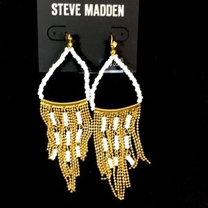 NWT Steve Madden gold & white chandelier earrings